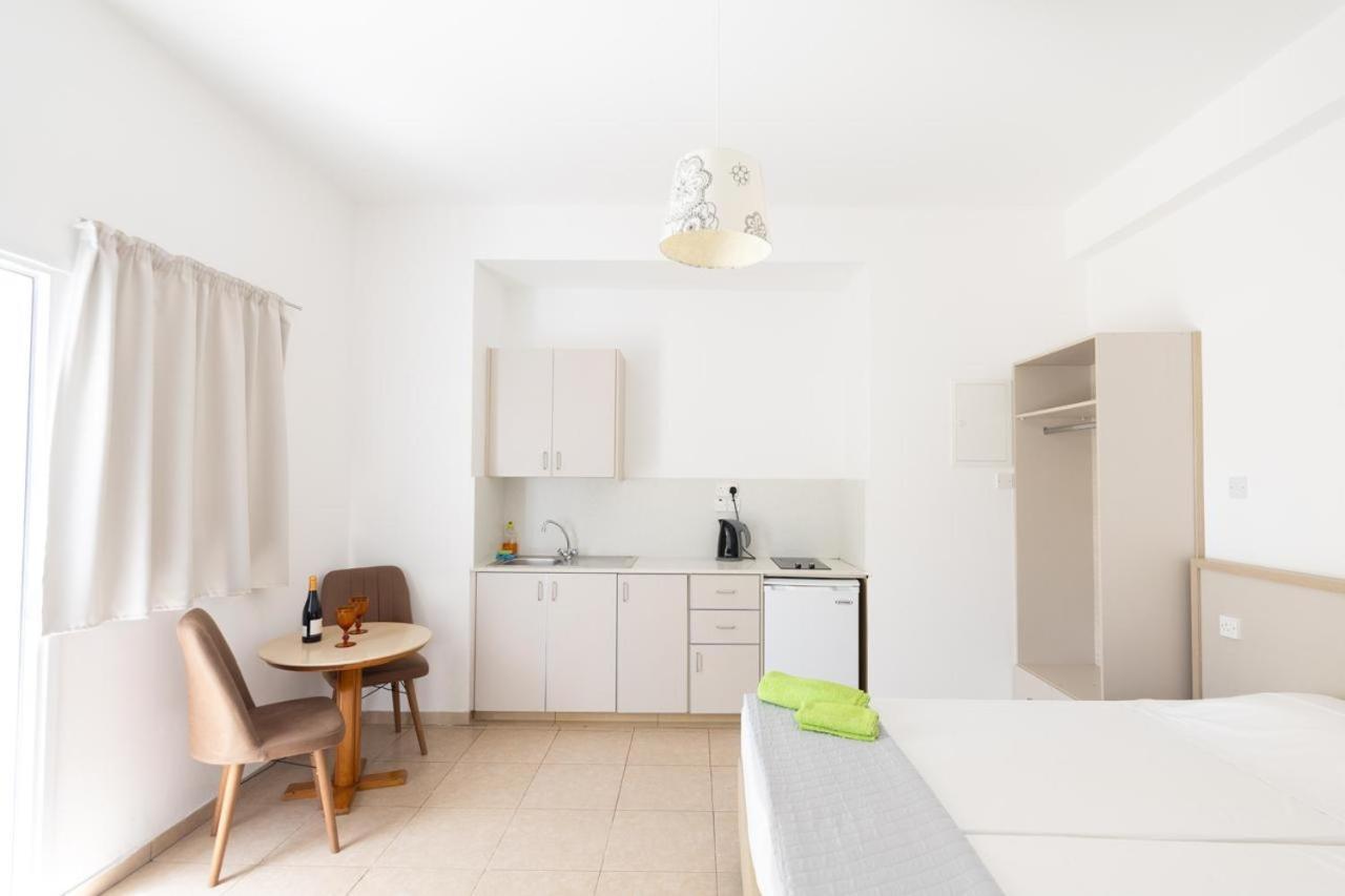 Christothea Apartments Ayia Napa Pokoj fotografie